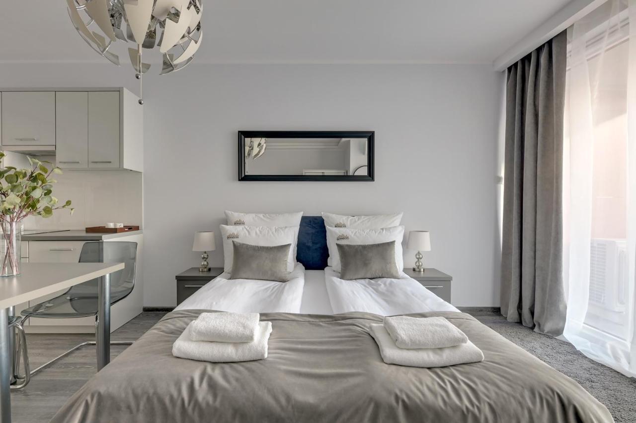 Downtown Apartments Sadova City Center & Parking Гданьск Экстерьер фото