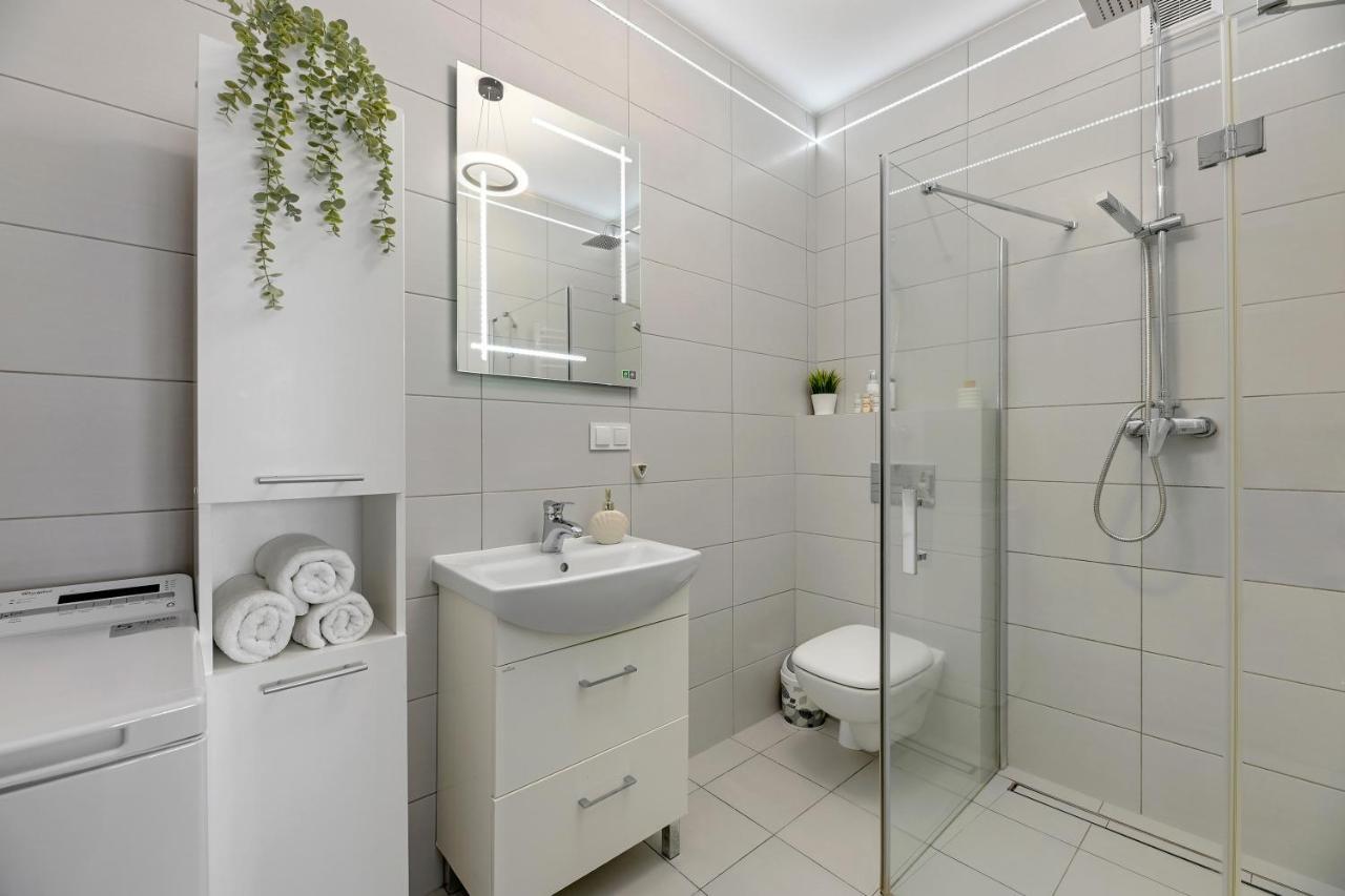 Downtown Apartments Sadova City Center & Parking Гданьск Экстерьер фото