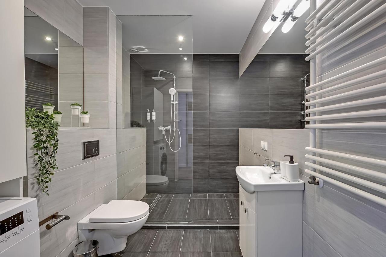 Downtown Apartments Sadova City Center & Parking Гданьск Экстерьер фото